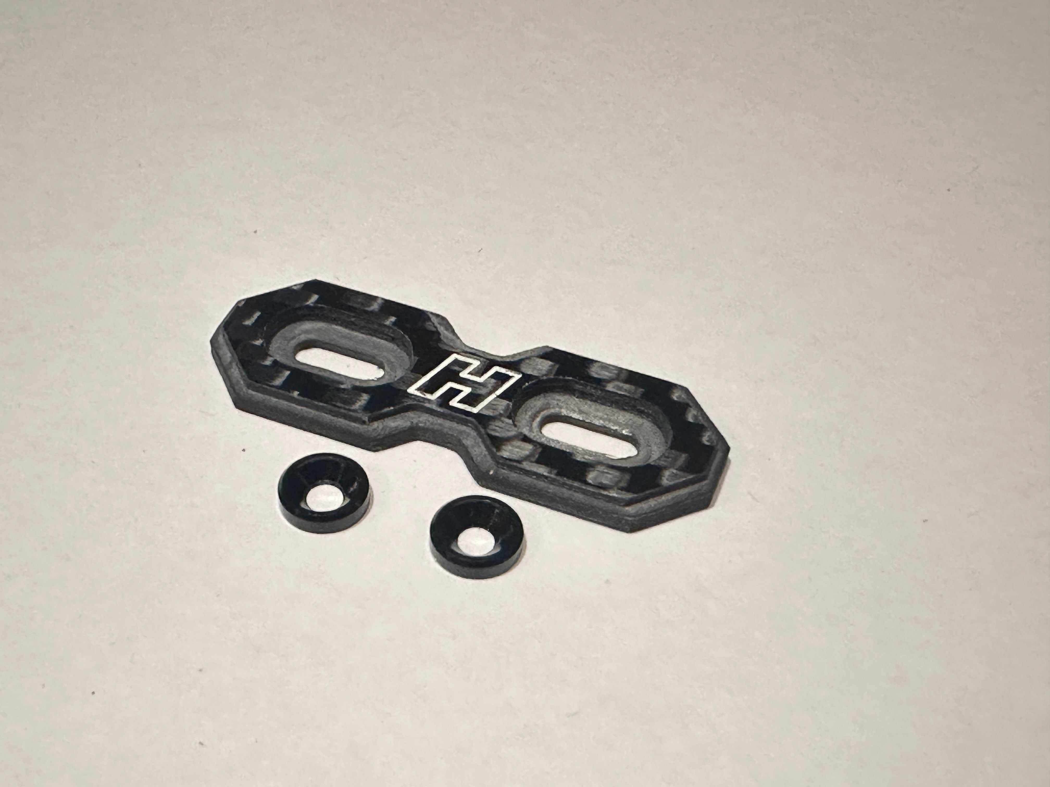 HYPER SPEED LAB: Carbon 1/10 Universal Wing Button (CSK Washers & Screws included)