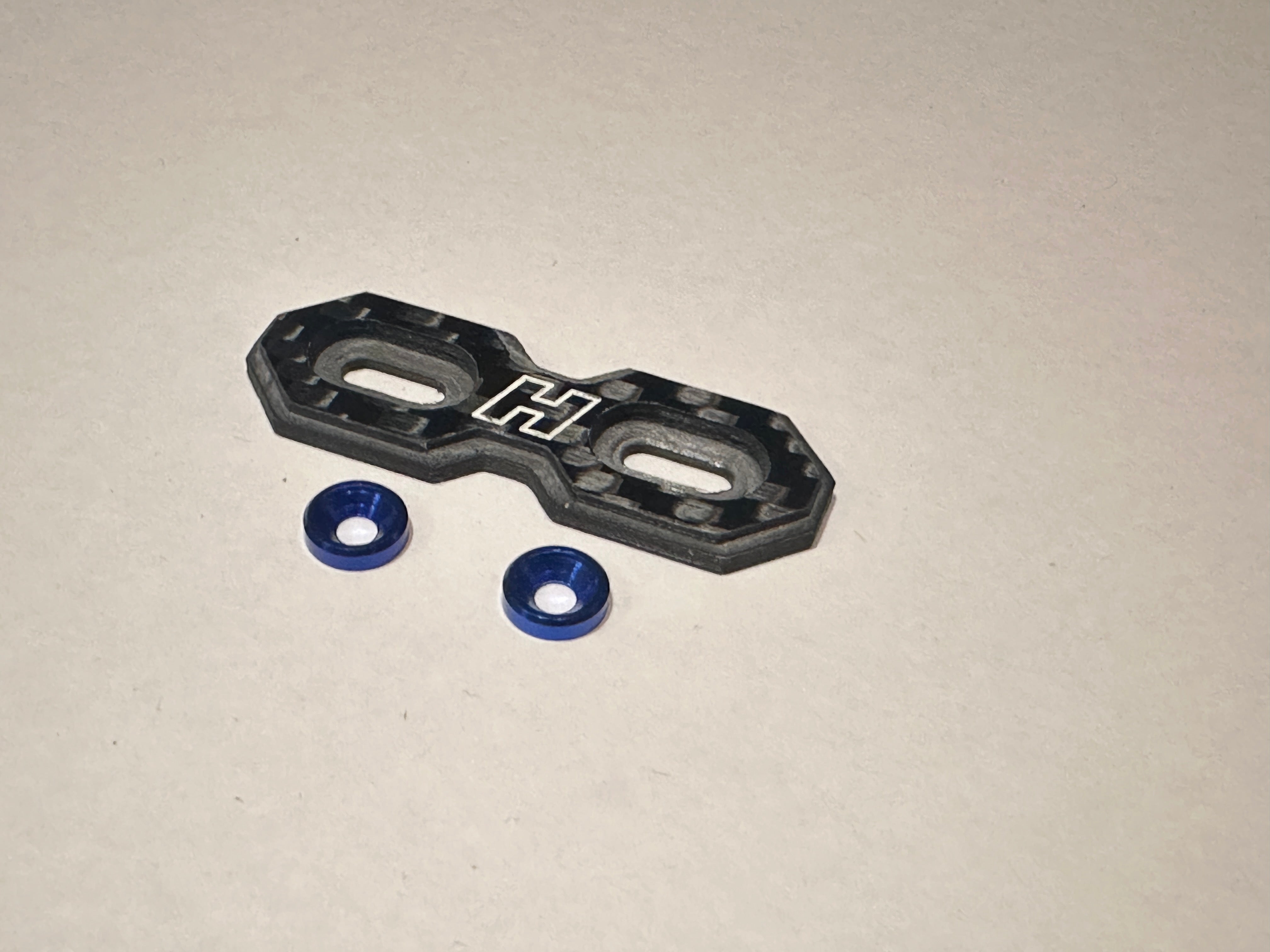 HYPER SPEED LAB: Carbon 1/10 Universal Wing Button (CSK Washers & Screws included)